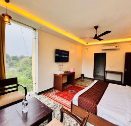 Deluxe Room - Classic heritage décor with modern amenities